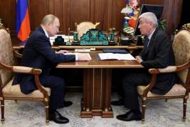 Владимир Путин раскритиковал действия фармкомпаний, проталкивающих лекарства в России