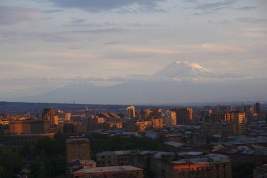 Власти Армении выделили временное жильё переселенцам из Карабаха