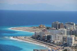Власти Греции пообещали бесплатный отдых прервавшим отпуск туристам