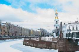 Власти Петербурга заявили о нехватке 19 тысяч дворников для уборки снега