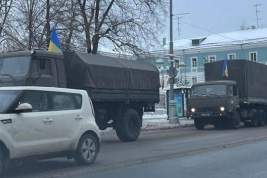 Власти Твери объяснили появление на улицах военной техники с украинскими флагами