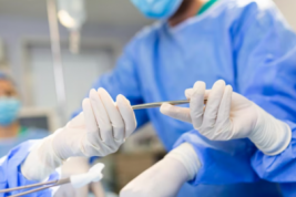 Хабаровские врачи первыми в России имплантировали биопротез аортального клапана