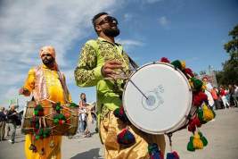 Яркий праздник красок Холи станет финальным событием фестиваля «День Индии»