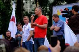 Экс-мэра Екатеринбурга задержали по его желанию на митинге против пенсионной реформы