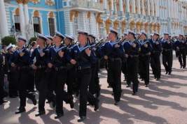 Зачем морских курсантов хотят перевести из Санкт-Петербурга в Кронштадт