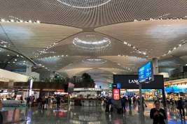Застрявшая в аэропорту Стамбула россиянка рассказала о неопределённости с обратным рейсом