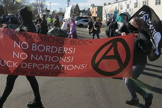 Американских антифа признают террористами