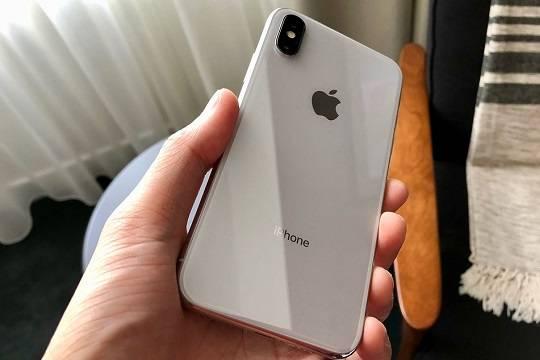 Apple пополнила список устаревших устройств первым iPhone с «монобровью»