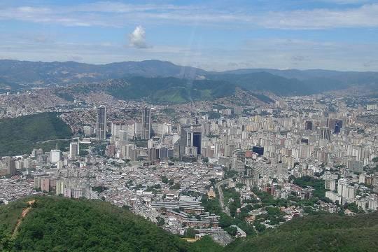 Авиация США ударила по военным объектам в Каракасе