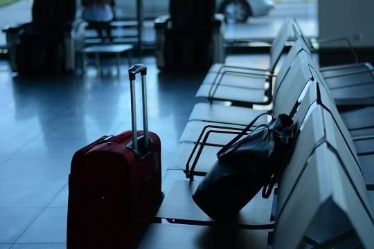 Авиакомпаниям предложили снимать пассажиров с рейсов за сверхнормативную ручную кладь
