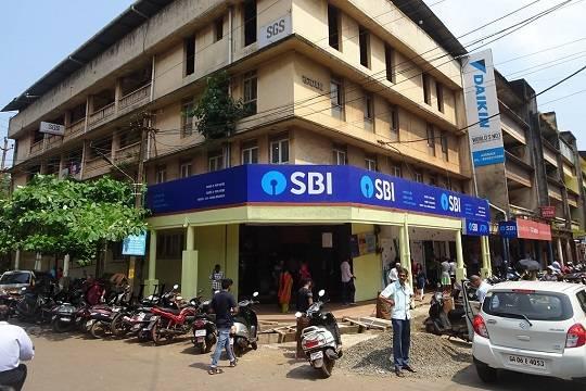 Bloomberg: крупнейший банк Индии отказался проводить платежи за нефть из России