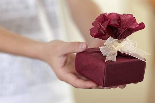 Топ-25 лучших вариантов подарков на деревянную свадьбу