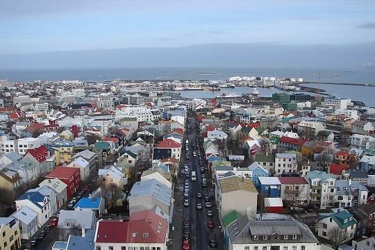 Детский министр Исландии лишилась поста из-за рождения ребёнка от подростка