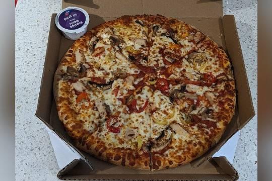  domino pizza    