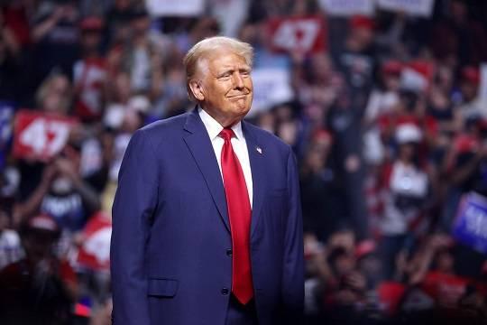 Дональд Трамп опубликовал фото Барака Обамы в тюремной робе
