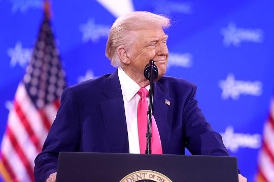 Дональд Трамп поставил себя на первое место в списке величайших президентов США