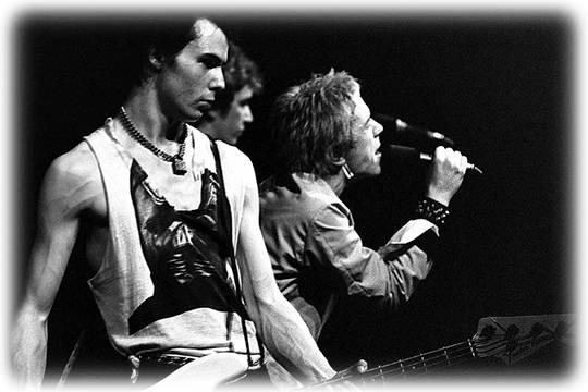 Ершистому диску удалых Sex Pistols «Never Mind The Bollocks» грянуло 45 лет!