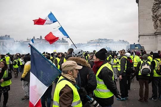 Французские жёлтые жилеты выступили против поставок западного оружия Украине