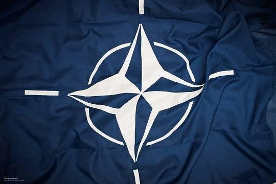 Французский политик обвинил НАТО в желании устроить взрыв в мире с помощью Украины