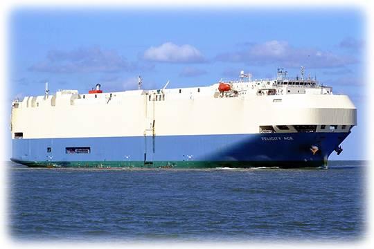 Из-за возгорания электромобиля сгорели 4 000 люксовых машин