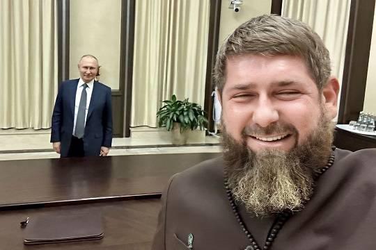 Кадыров опубликовал селфи с Путиным