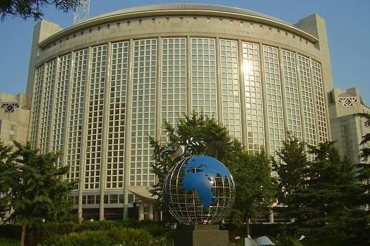 Китай выступил против новых санкций США в отношении России