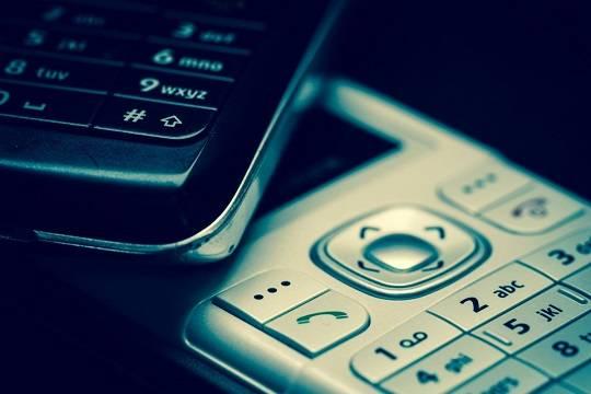 Ливийский бизнесмен похвастался полученными через 16 лет после заказа кнопочными телефонами