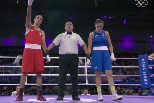 На Олимпиаде в Париже транссексуал избил спортсменку из Италии на турнире по боксу