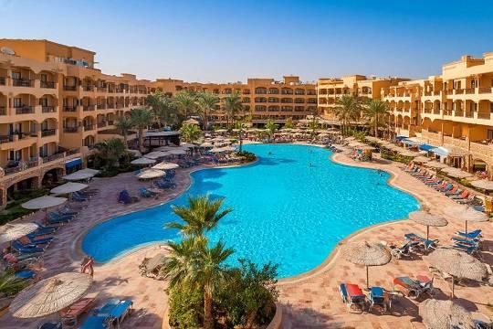 Отдыхающие в Хургаде российские туристы жалуются на обман в местных аптеках и плохое медицинское обслуживание