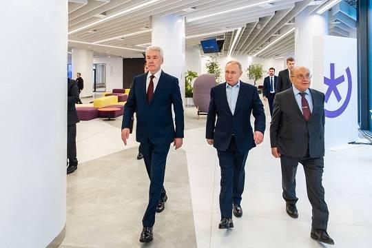 Путин и Собянин открыли «Ломоносов – флагманский кластер инновационного центра МГУ