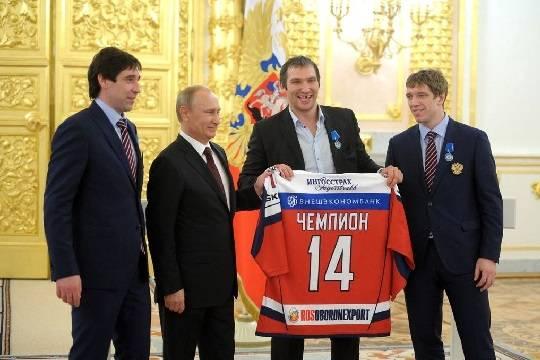 Путин поздравил Овечкина с рекордом по количеству заброшенных шайб в НХЛ