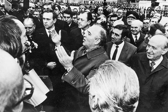 Развал Советского Союза был предопределён ещё при Брежневе. фото: Юрий Лизунов, Александр Чумичёв/ТАСС