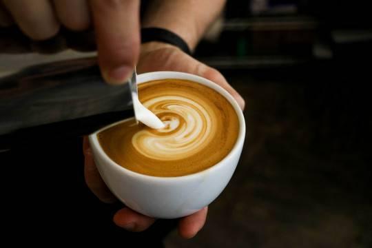 Роспотребнадзор проводит проверку кафе в Перми из-за рекламы кофе с грудным молоком