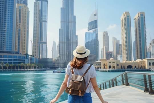 Российские школьницы массово обманывают родителей ради вечеринок с шейхами в Дубае