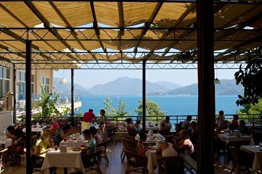 Российские туристы в Турции смогут расплачиваться рублями по QR-коду через СБП