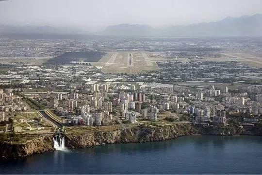 Российским туристам дали рекомендации на случай задержек рейсов на турецкие курорты