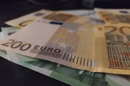 Ситуация с российскими активами может нанести удар по статусу евро
