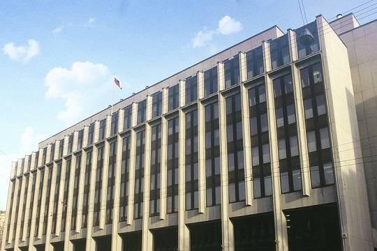 Совфед разрешил арестовывать счета уехавших из страны россиян, дискредитирующих ВС РФ