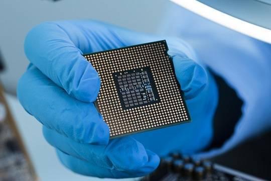 США ввели пошлины на импорт ИИ-чипов в размере 25%