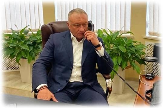 В соцсетях сообщили о «планах побега» Дмитрия Савельева за рубеж, в то время как экс-сенатор выигрывает арбитраж и остаётся под санкциями