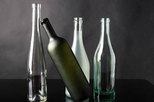 Тульский треш-блогер рассказал о разбитой о голову девушки сахарной бутылке