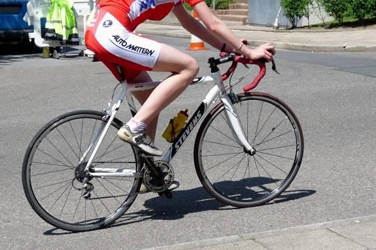 Укравший велосипед поляк возглавил велогонку, убегая от полиции