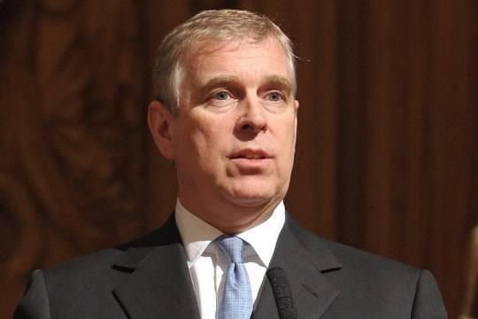 В Букингемском дворце не станут мешать закону об исключении Эндрю из линии наследования