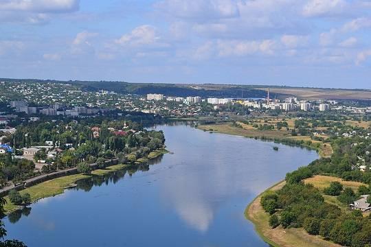 В молдавском селе упал и взорвался дрон
