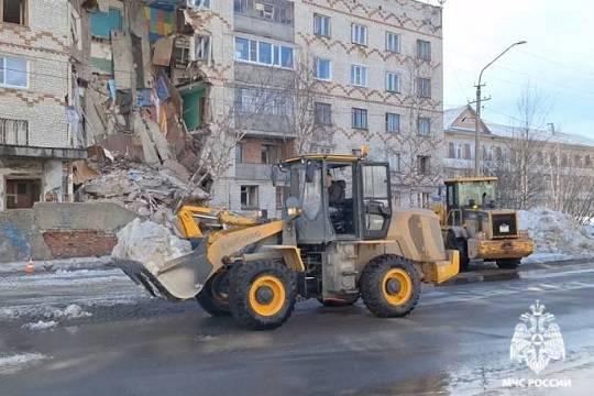 В Печоре произошло обрушение нескольких этажей общежития: здание было в аварийном состоянии