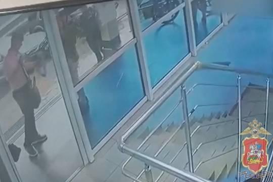 В Подмосковье задержан пособник мошенников, обманувших студентку на 3 млн рублей