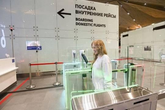 В Шереметьево и Пулково запустили посадку на борт по биометрии