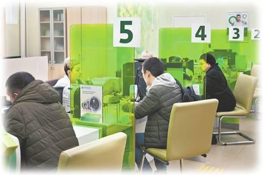 Крупные банки фиксируют отток средств населения после снижения ставок и очередной волны слухов о заморозке вкладов