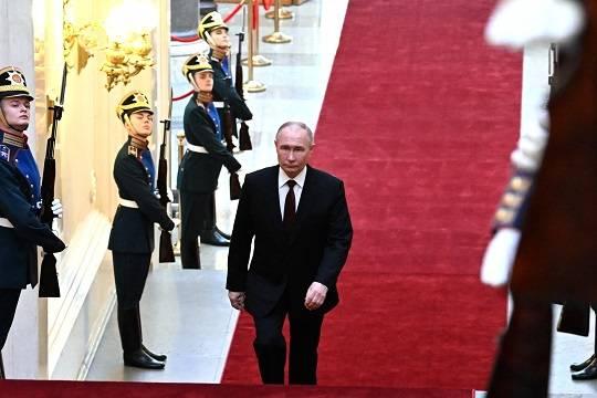 Владимир Путин официально вступил в должность президента РФ в пятый раз