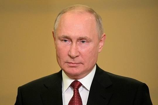 Владимир Путин подписал закон о защите русского языка